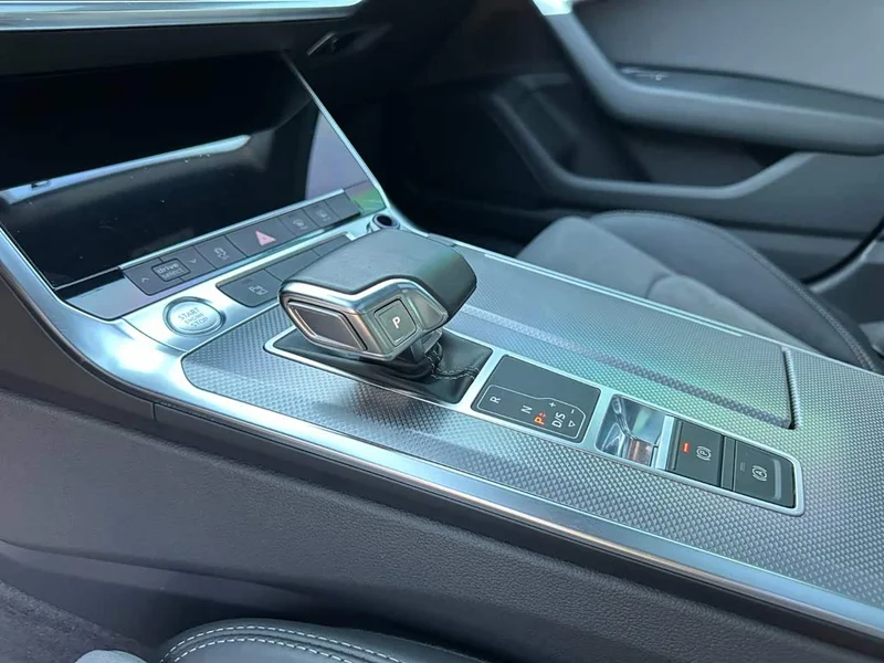 Audi A6L — фото 12