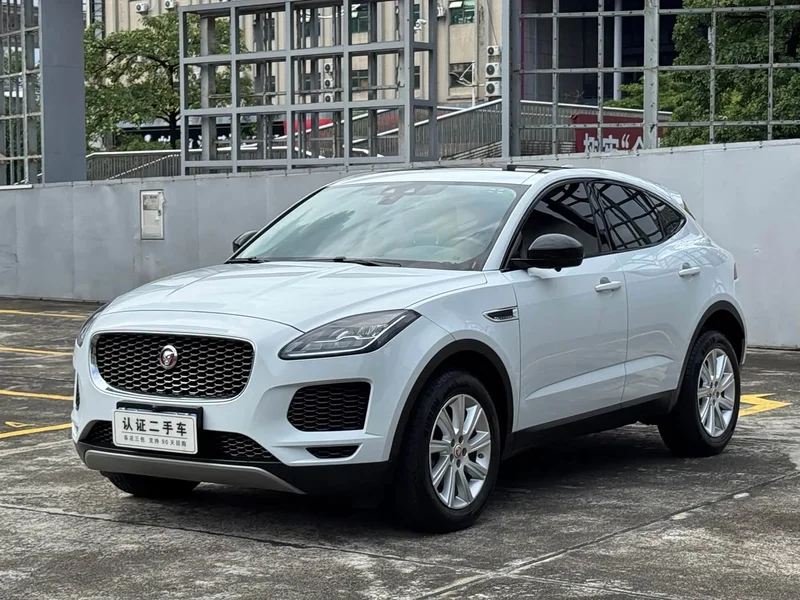 Jaguar E-PACE — фото 1