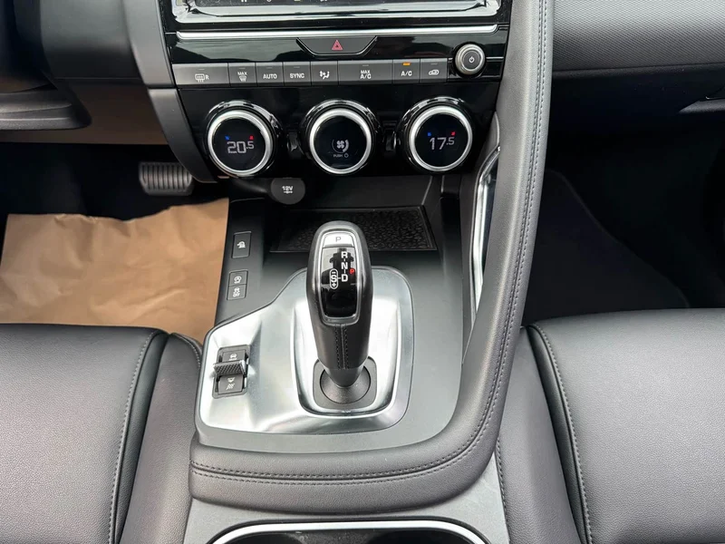 Jaguar E-PACE — фото 14