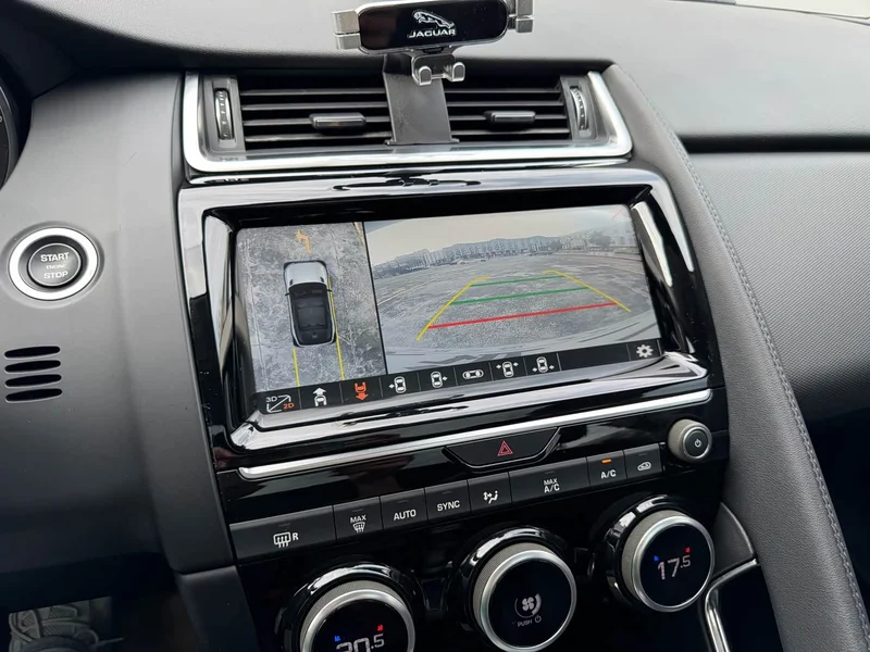 Jaguar E-PACE — фото 23