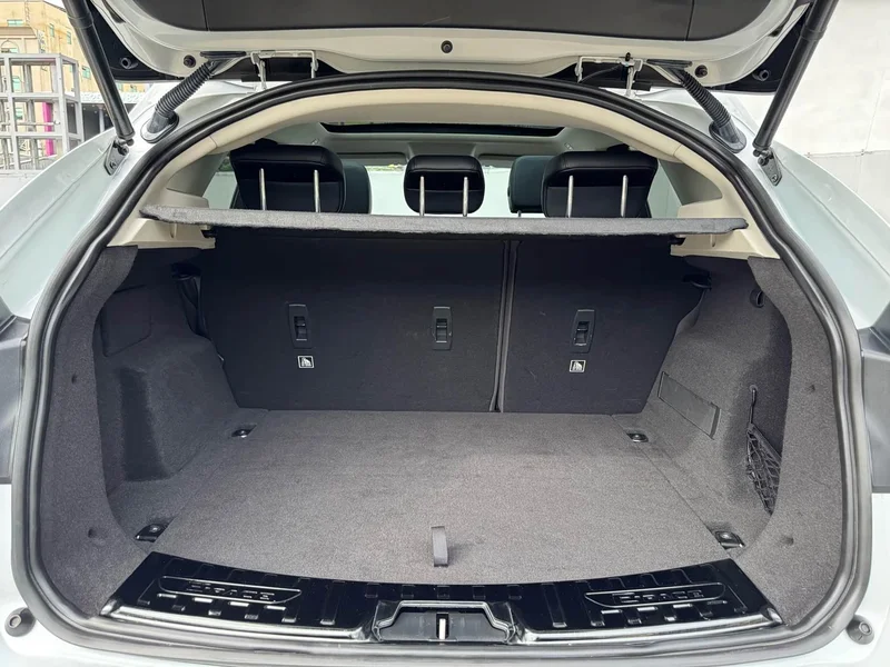 Jaguar E-PACE — фото 25