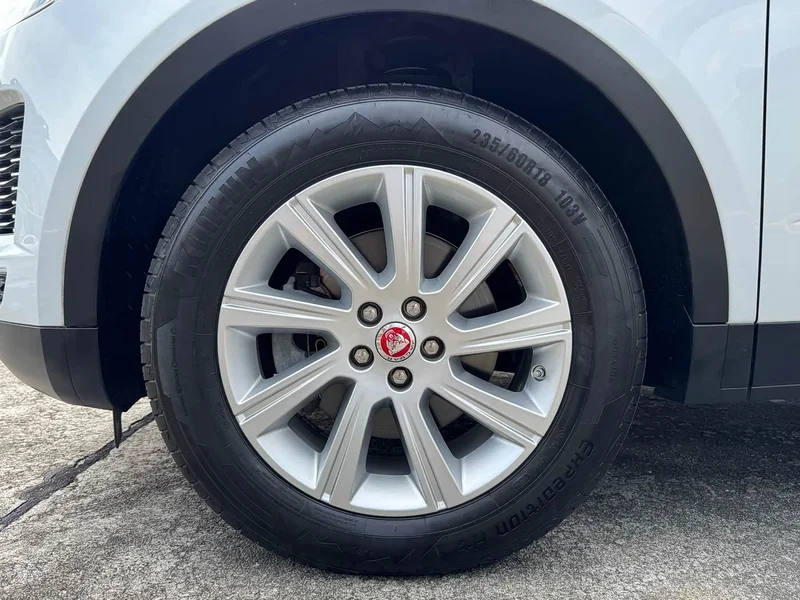 Jaguar E-PACE — фото 28
