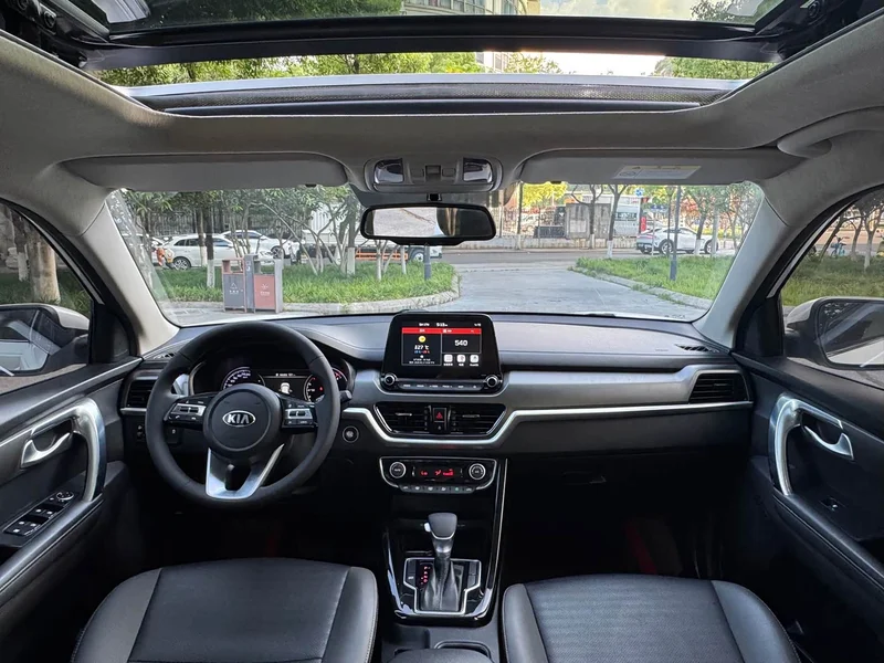 Kia Sportage — фото 13