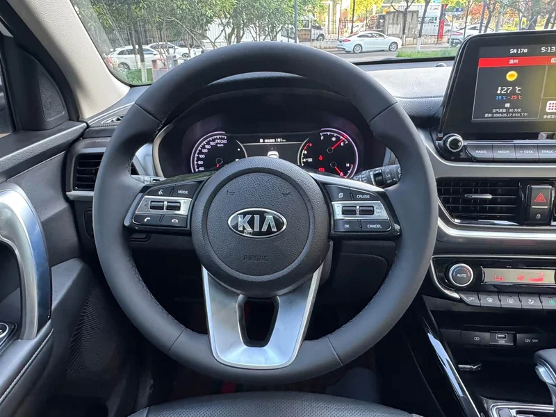 Kia Sportage — фото 16