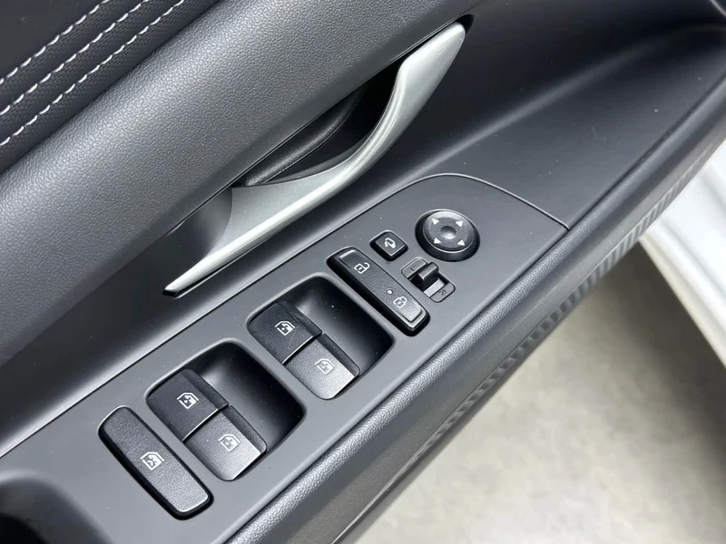 Hyundai Elantra — фото 11