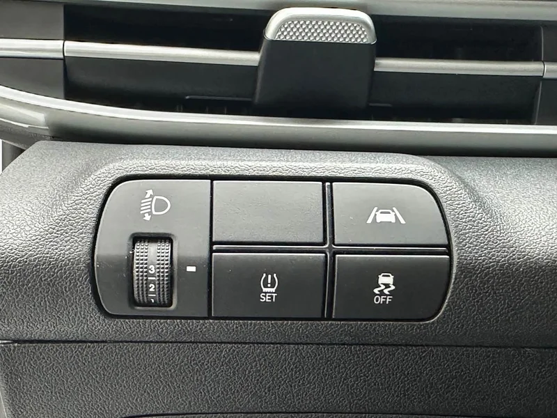 Hyundai Elantra — фото 10