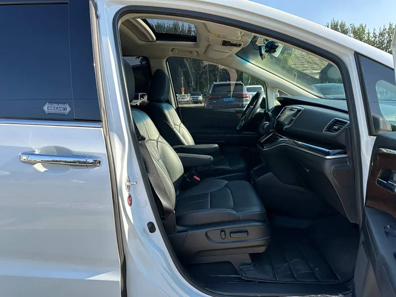 Honda Odyssey — фото 17