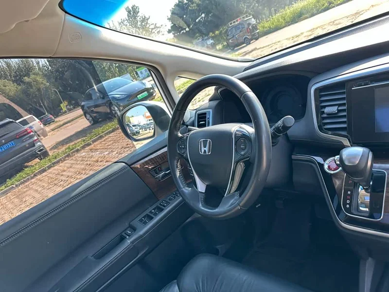 Honda Odyssey — фото 19
