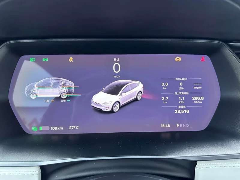 Tesla Model X — фото 17