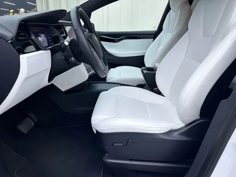Tesla Model X — фото 5
