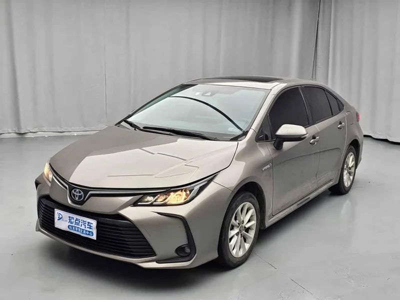 Toyota Corolla — фото 1