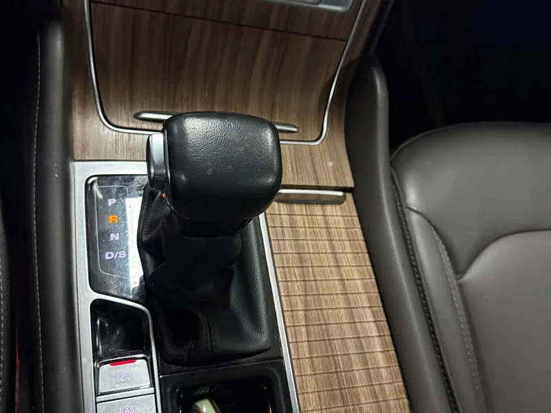 Roewe RX8 — фото 13