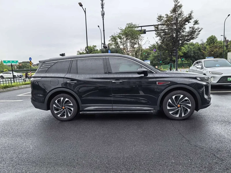 Hongqi HS7 PHEV — фото 4