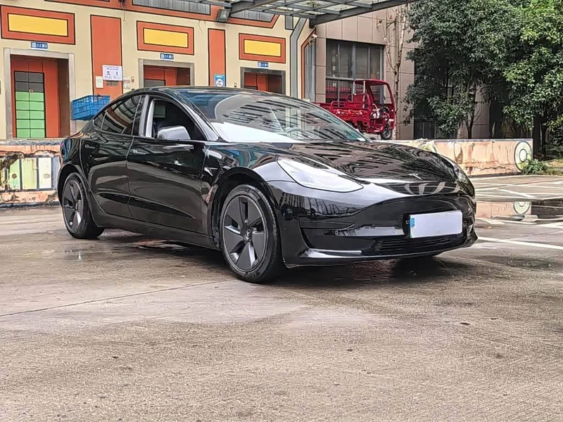 Tesla Model 3 — фото 3