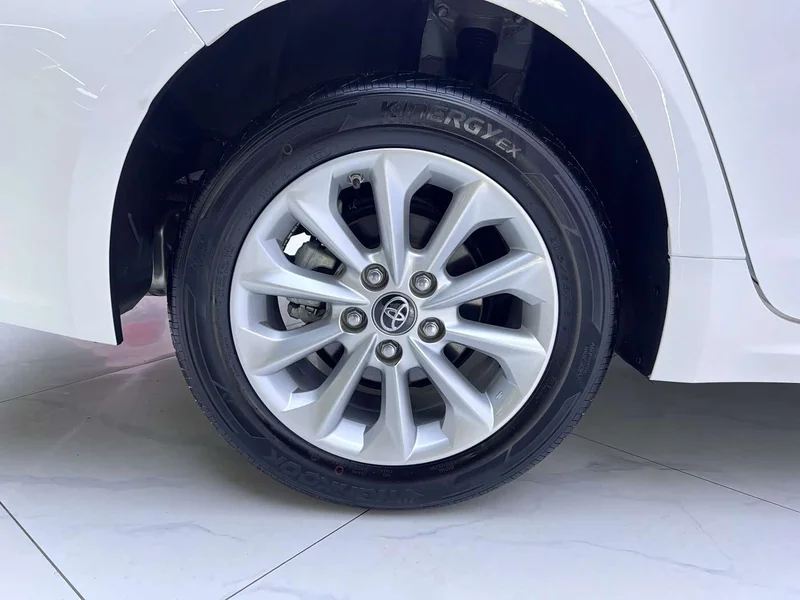 Toyota Corolla — фото 18