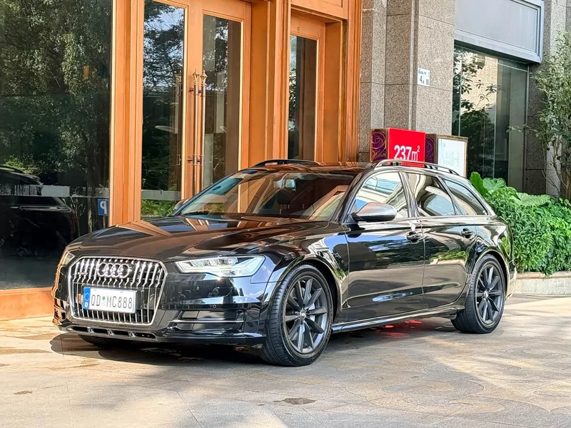 Audi A6 — фото 1