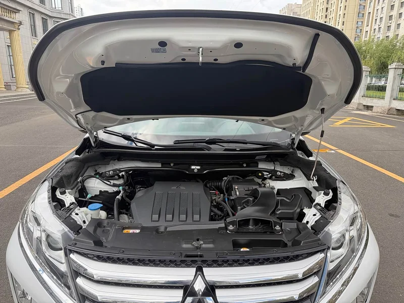 Mitsubishi Eclipse Cross — фото 17
