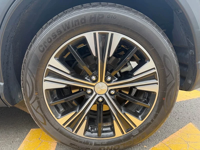 Mitsubishi Eclipse Cross — фото 18