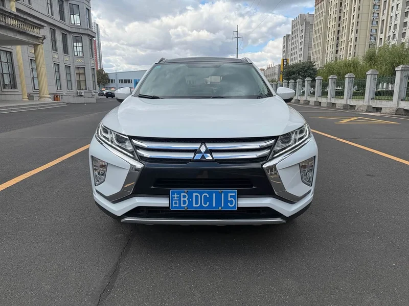 Mitsubishi Eclipse Cross — фото 2