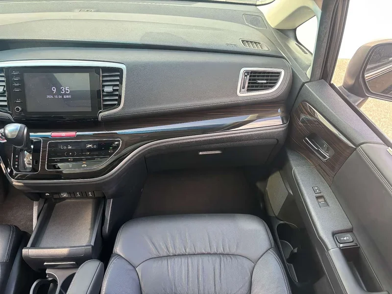 Honda Odyssey — фото 15