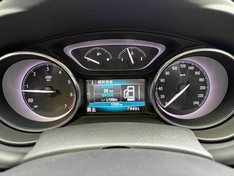 Buick Envision Plus — фото 16
