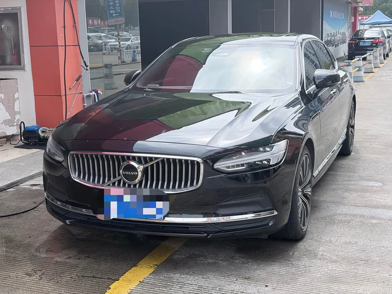 Volvo S90 — фото 1