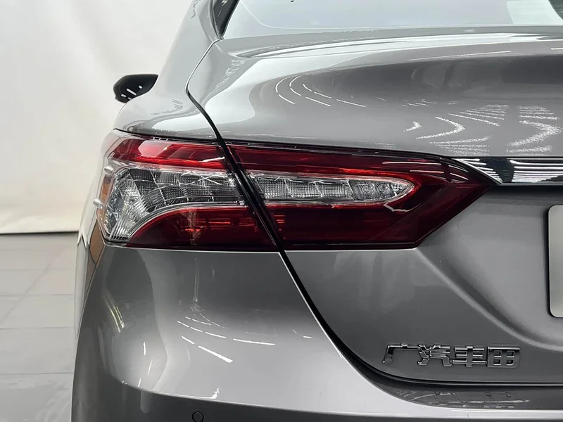 Toyota Camry — фото 8