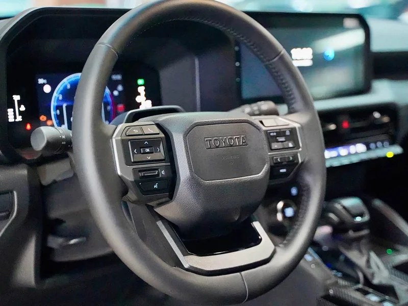 Toyota Prado — фото 16