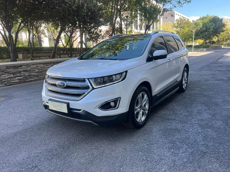 Ford Edge — фото 1