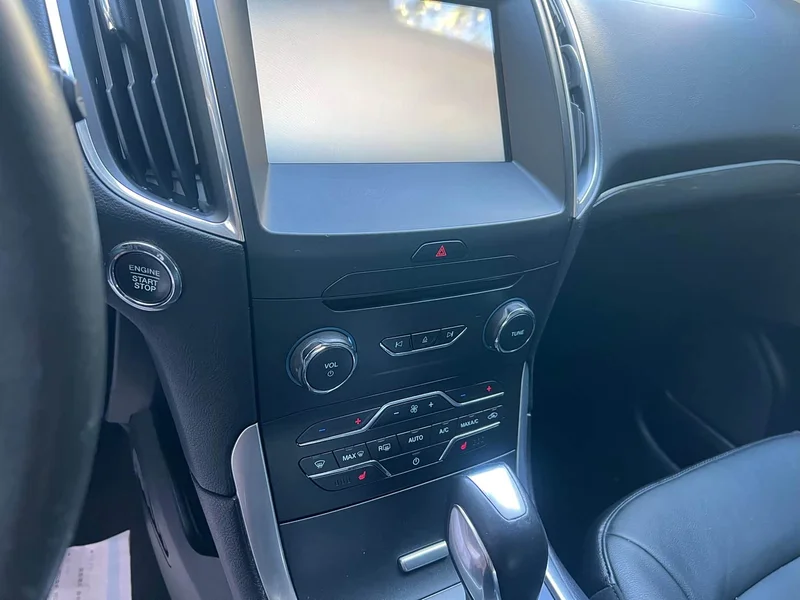 Ford Edge — фото 15