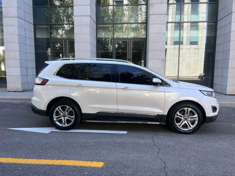 Ford Edge — фото 4