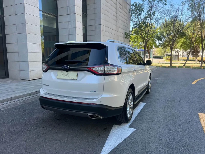 Ford Edge — фото 5