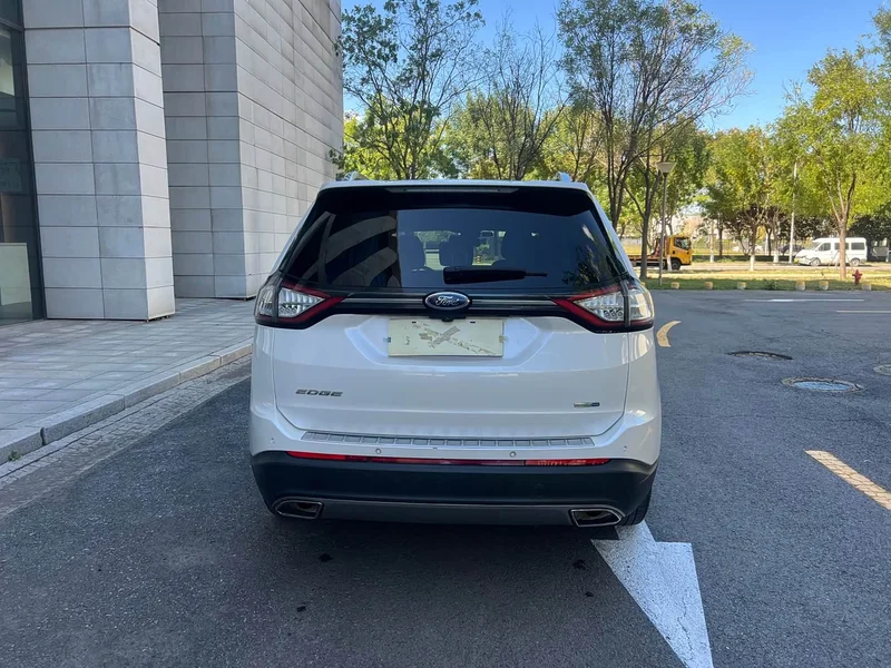 Ford Edge — фото 6
