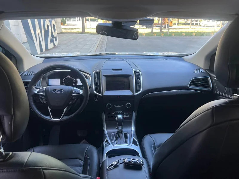 Ford Edge — фото 10
