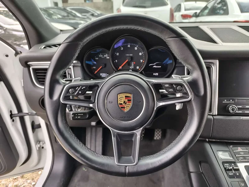Porsche Macan — фото 13