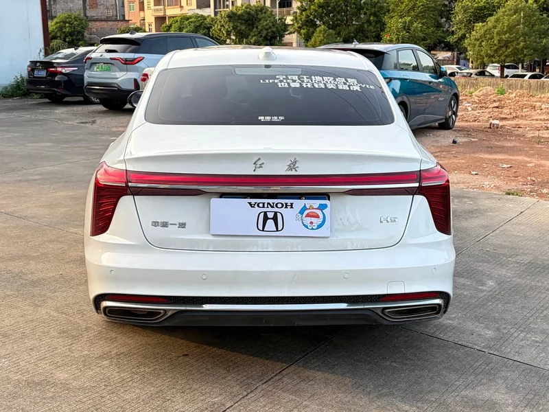 Hongqi H5 — фото 4