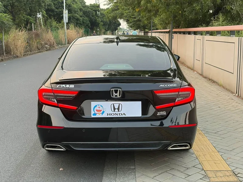Honda Accord — фото 12