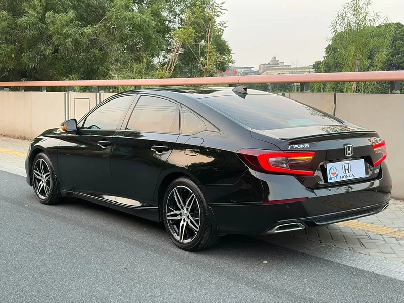 Honda Accord — фото 13