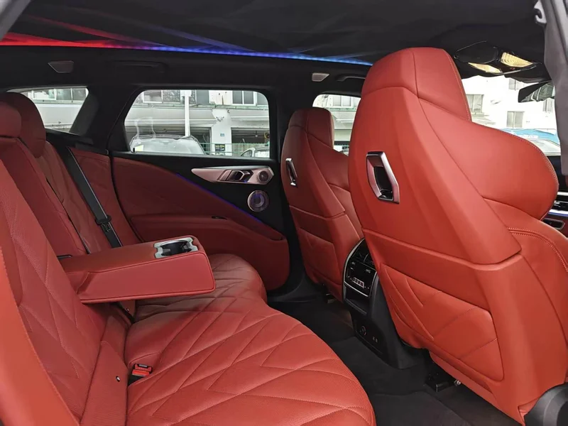 BMW XM — фото 11