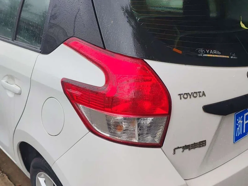 Toyota Yaris L — фото 21