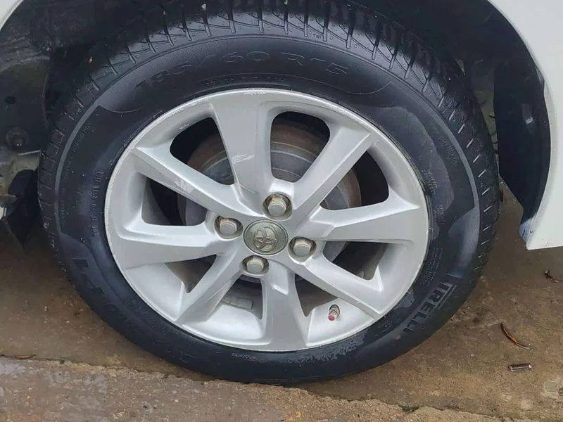Toyota Yaris L — фото 22