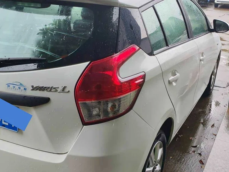 Toyota Yaris L — фото 6