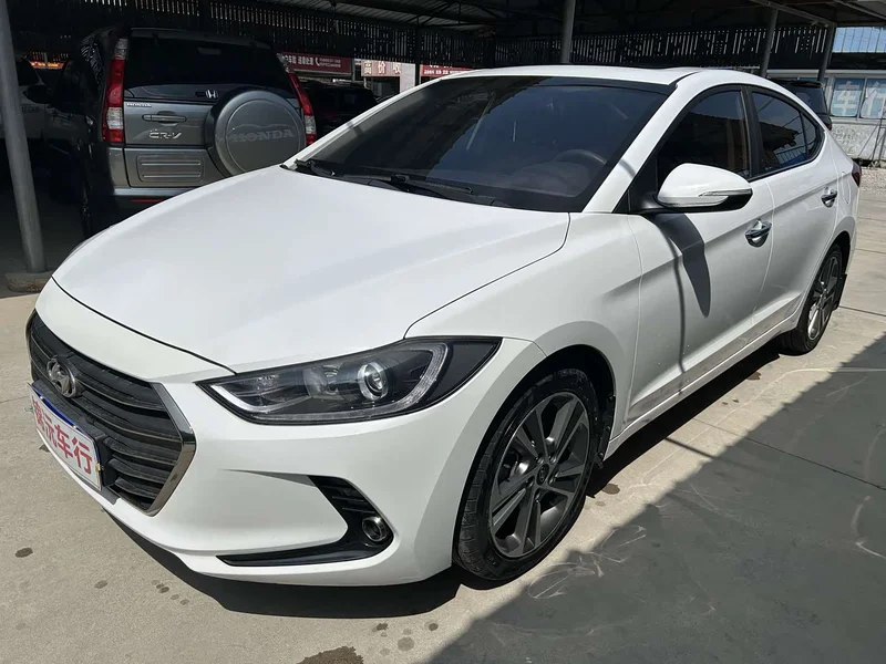 Hyundai Elantra Sport — фото 1