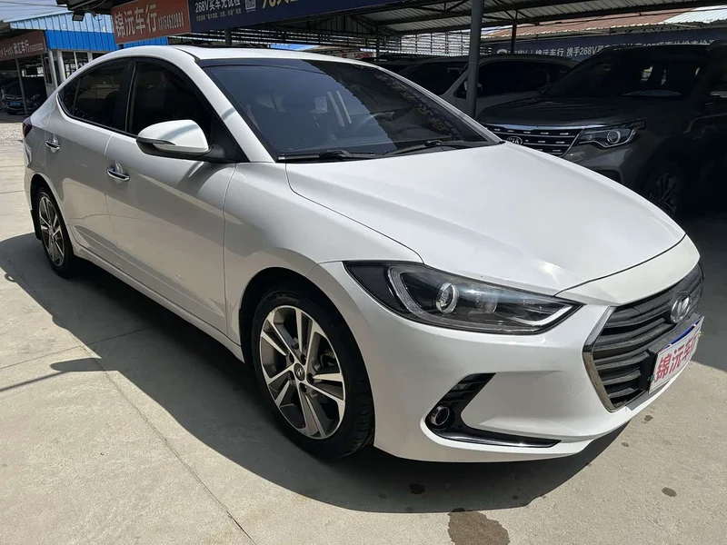 Hyundai Elantra Sport — фото 3