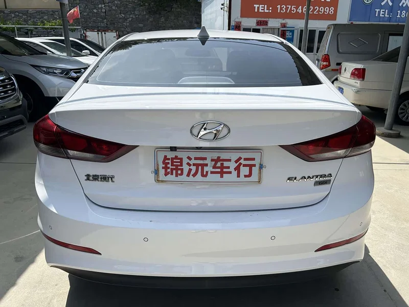 Hyundai Elantra Sport — фото 8