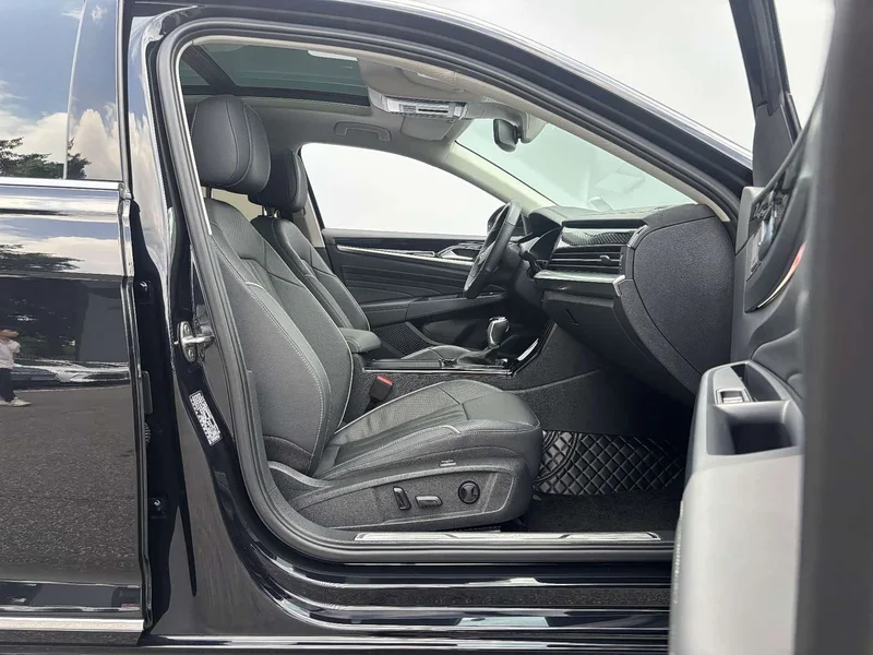 Volkswagen Passat — фото 23