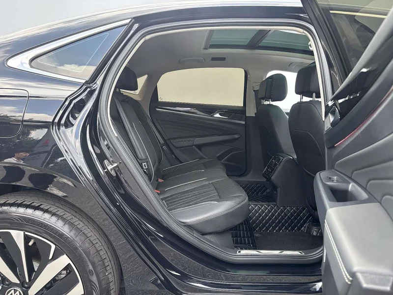 Volkswagen Passat — фото 24