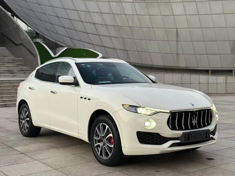 Maserati Levante — фото 3