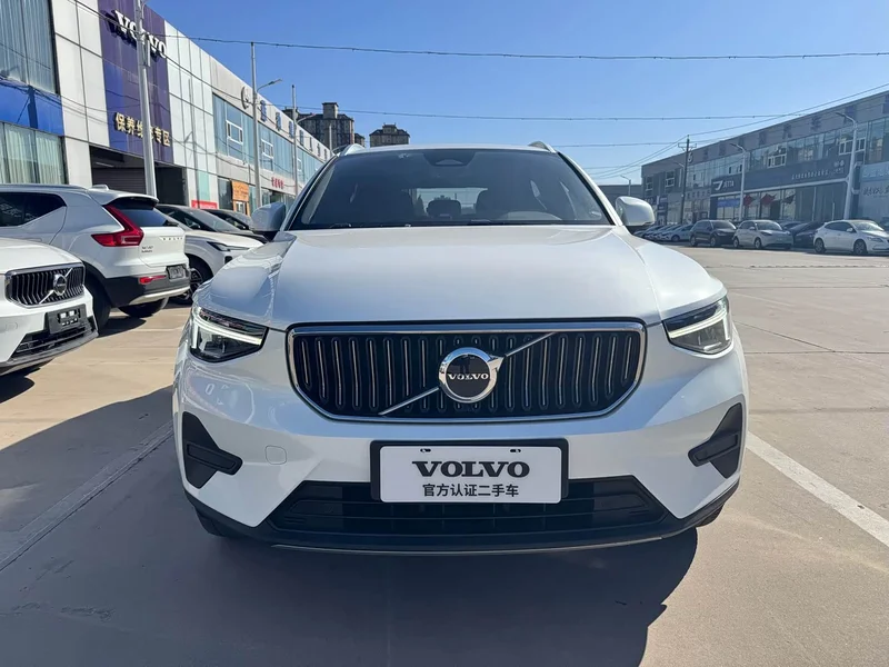 Volvo XC40 — фото 2