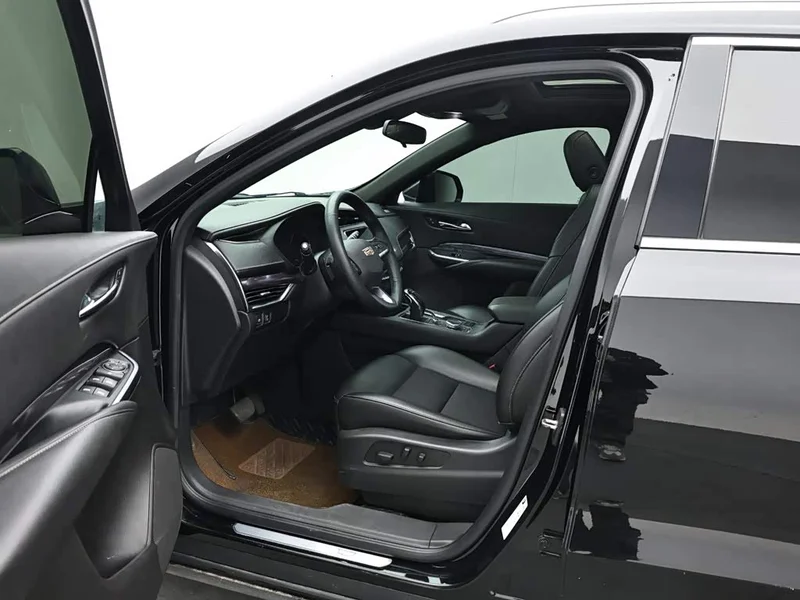Cadillac XT4 — фото 11